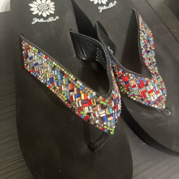 🛍️Yellow Box Multicolor Beaded Black Wedge Sandals - Picture 5 of 9